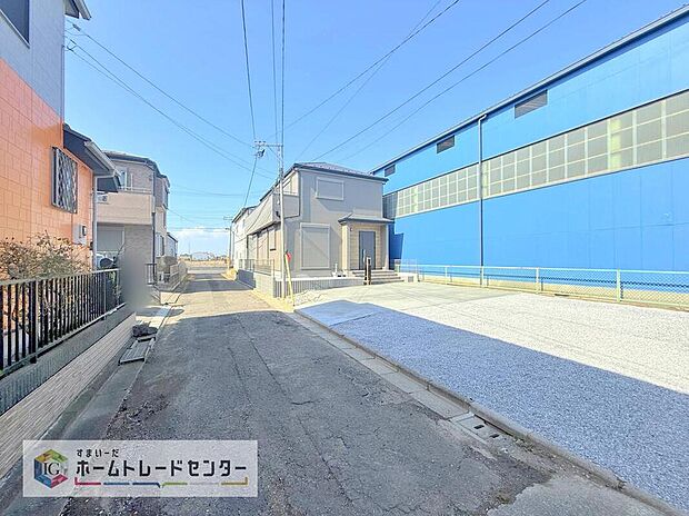 【前面道路含む現地写真】土日のご予約はもちろん、平日やお仕事のお時間に合わせてのご案内も実施しています。まずはお客様のご都合をお伺いさせて頂き、それに合う形で物件のご紹介をさせていただきます。お気軽にお問い合わせください。