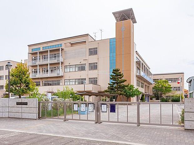 草加市立西町小学校(約760m)