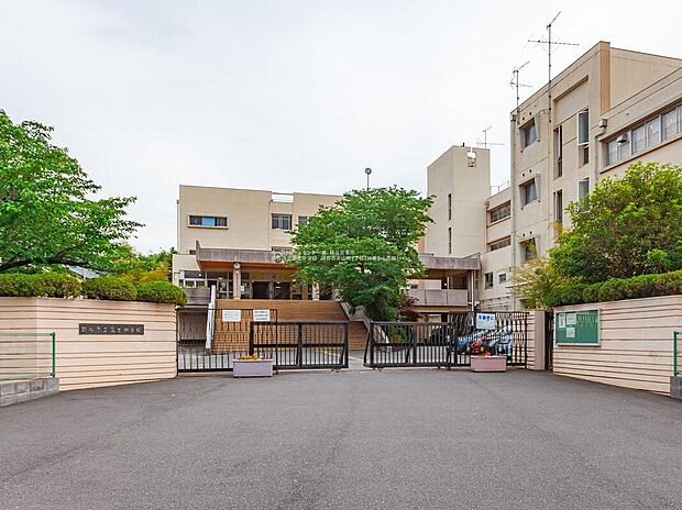 越谷市立富士中学校（約1,440m）