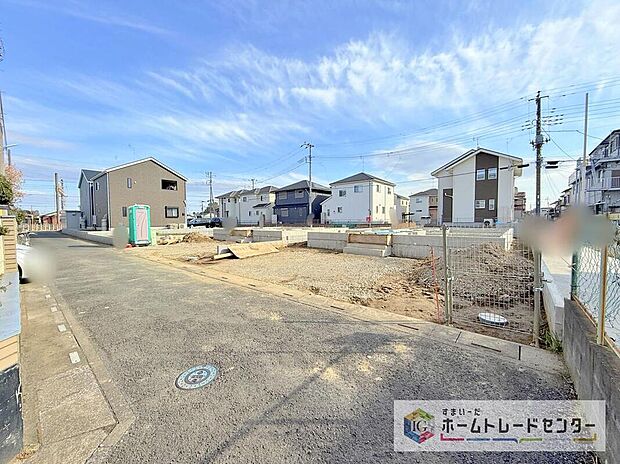 【前面道路含む現地写真】土日のご予約はもちろん、平日やお仕事のお時間に合わせてのご案内も実施しています。まずはお客様のご都合をお伺いさせて頂き、それに合う形で物件のご紹介をさせていただきます。お気軽にお問い合わせください。