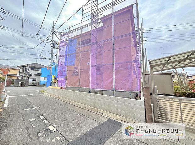 【現地外観写真】モデルハウスのご案内や、仕様や色の説明も細かくさせていただきます。弊社は飯田グループホールディングス唯一の販売専門会社になるので、細部まで説明いたします。もちろん住宅ローンのご相談だけでも大丈夫です。