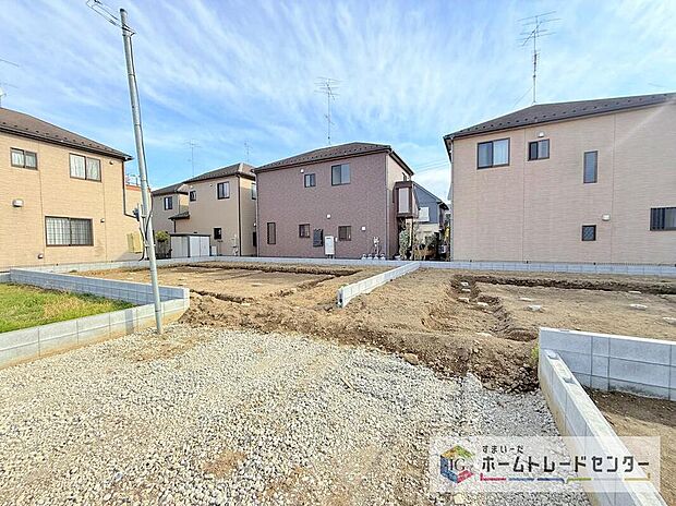 【 現地外観写真】完成してからは見ることのできない、施工方法や構造をしっかりとご確認いただけるのが、建築中の住宅の大きなメリットです。専門知識を持ったスタッフがご説明させていただきます。お気軽にお問い合わせください。