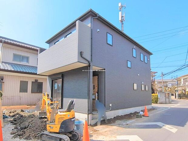 【現地外観写真】爽やかな青空と陽光に包まれる心地よい住空間。ネットでは分からない現地の魅力をぜひご覧ください。人生で大切なお住まいですので、ゆっくりとご見学ください。