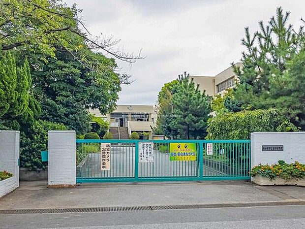 春日部市立豊野中学校(約1,960m)