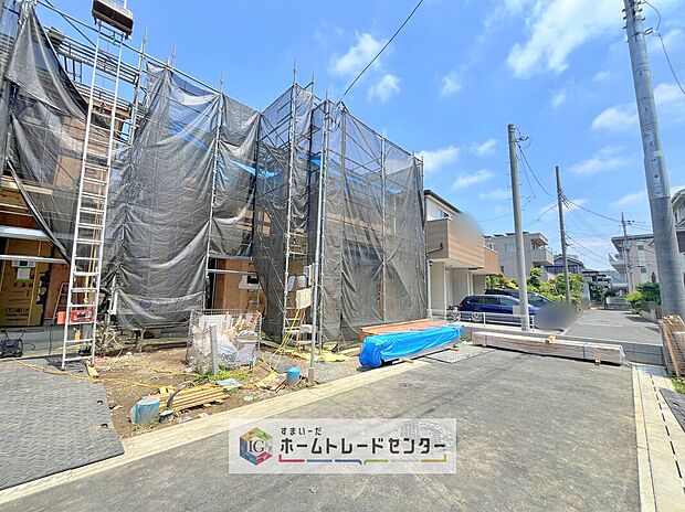 【現地外観写真】資料請求やご案内も即日対応いたします♪同じ施工例の物件見学や、完成イメージプレゼンテーションも承っております。どのような建物が建つか、間取りの広さは？など気になる点を一つ一つご説明させていただきます。