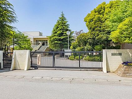 春日部市立上沖小学校 800ｍ(徒歩10分)