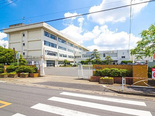幸手市立幸手中学校(約200m)