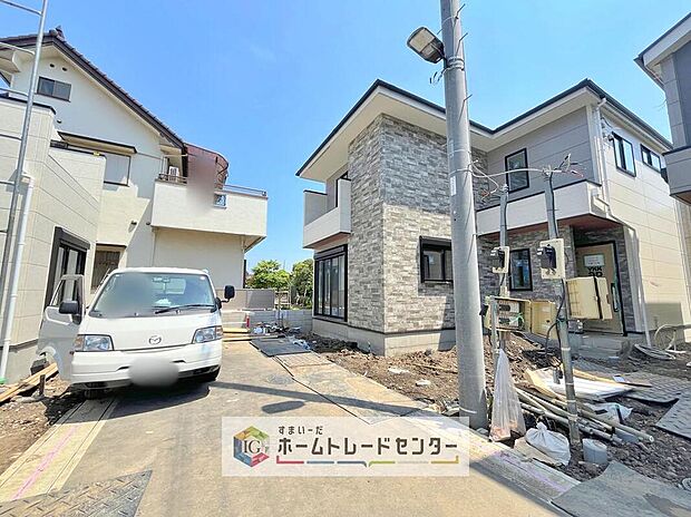 【前面道路含む現地写真】資料請求やご見学は即日対応可能♪陽当りや通風など住みやすさの工夫が満載。資料に載っていない街並みや周辺環境は、ぜひ現地で実際にお確かめください。
