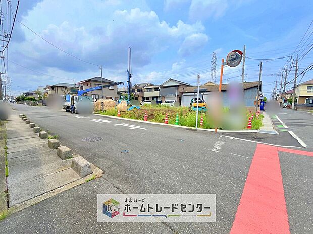 【前面道路含む現地写真】土日のご予約はもちろん、平日やお仕事のお時間に合わせてのご案内も実施しています。まずはお客様のご都合をお伺いさせて頂き、それに合う形で物件のご紹介をさせていただきます。お気軽にお問い合わせください。