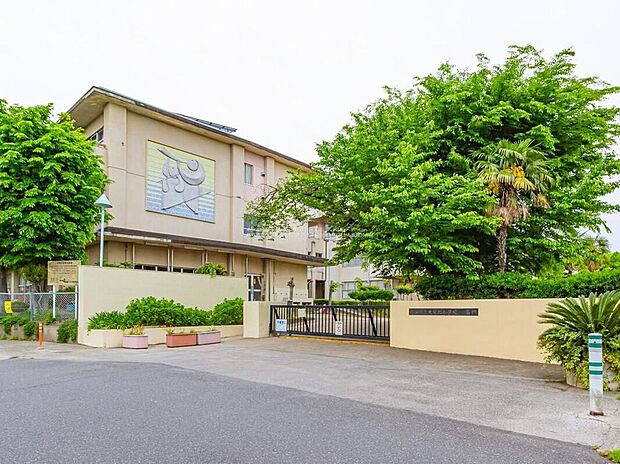 越谷市立大袋北小学校(約1,040m)