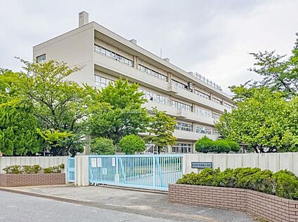 春日部市立藤塚小学校 330ｍ(徒歩5分)