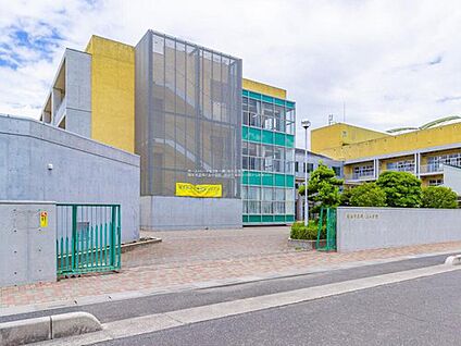 越谷市立城ノ上小学校 500m(徒歩7分)