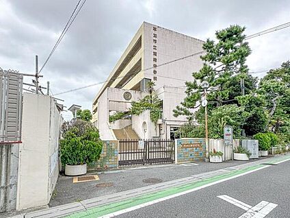 草加市立瀬崎中学校 920m(徒歩12分)
