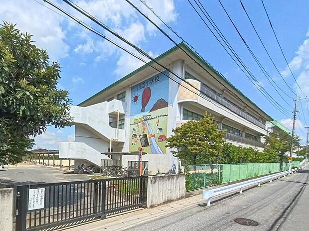 春日部市立川辺小学校(約546m)