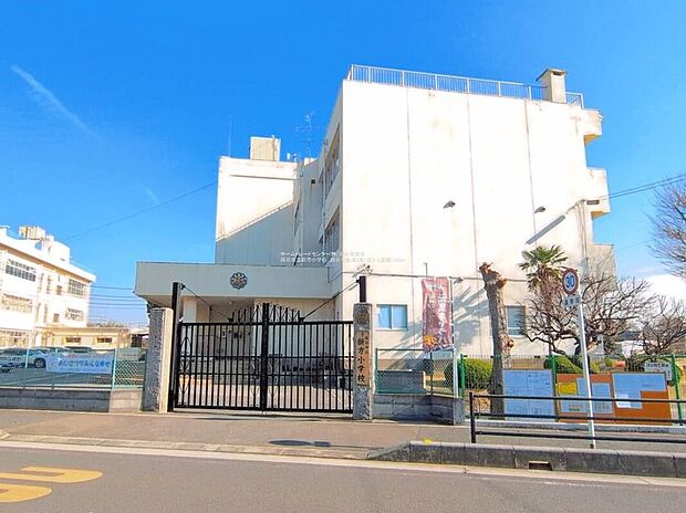 越谷市立新方小学校(約1,980m)