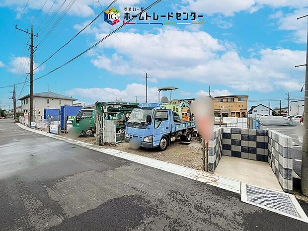【前面道路含む現地写真】資料請求やご見学は即日対応可能♪陽当りや通風など住みやすさの工夫が満載。資料に載っていない街並みや周辺環境は、ぜひ現地で実際にお確かめください。