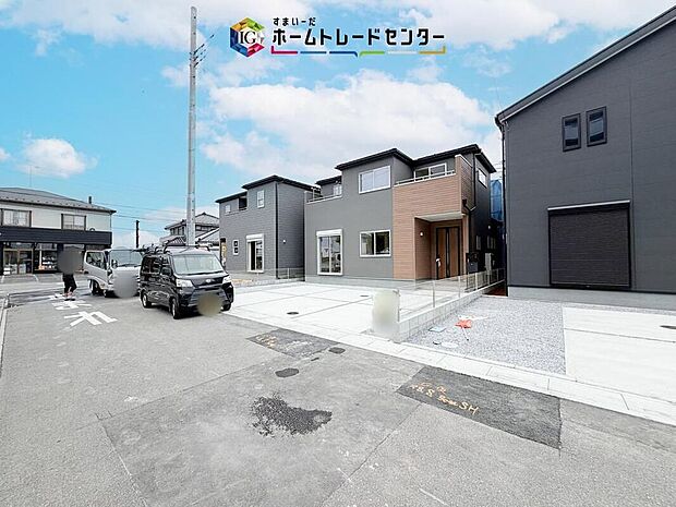 【前面道路含む現地写真】資料請求やご案内も即日対応いたします♪同じ施工例の物件見学や、完成イメージプレゼンテーションも承っております。どのような建物が建つか、間取りの広さは？など気になる点を一つ一つご説明させていただきます。