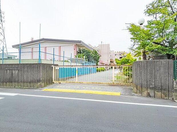 越谷市立宮本小学校(約570m)