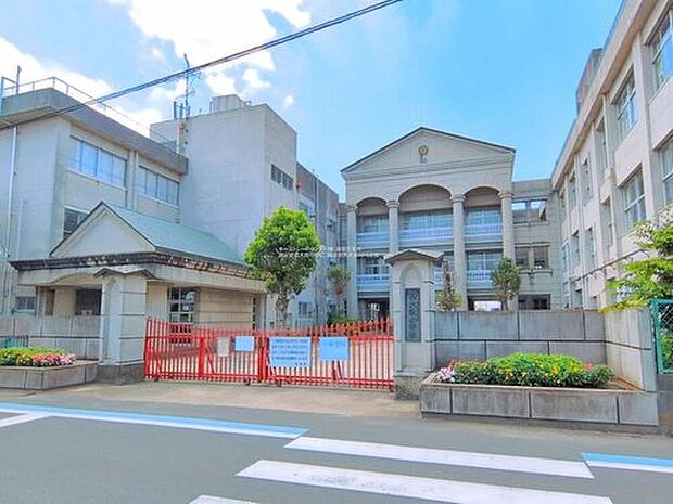 越谷市立大袋小学校(約1,500m)