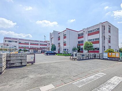 幸手市立幸手小学校 650ｍ(徒歩9分)
