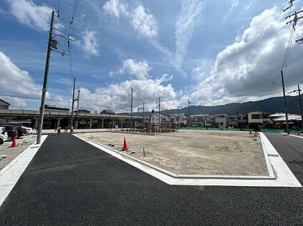 【前面道路含む現地写真】