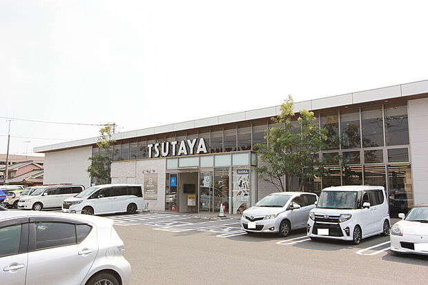 TSUTAYA　新涯店（約700m）