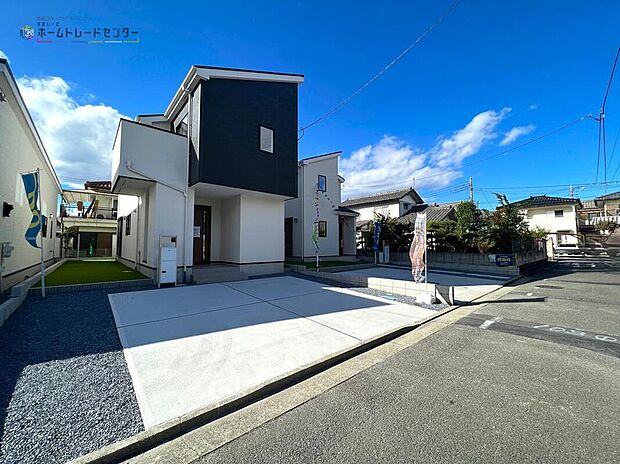 2号棟◆休日にご家族揃ってご見学はいかがでしょうか♪実際の現地を見てみると図面などではわからない、新たな発見もありますのでまずはお気軽にお問い合わせください！！