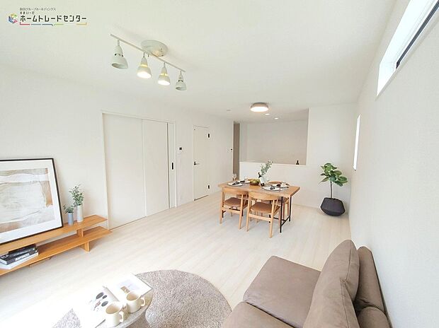 【リビング】2号棟◆南向きの明るいLDK♪※家具等は含まれません。