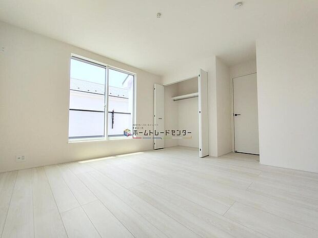 【リビング以外の居室】◆2階の各居室にはそれぞれ収納を完備!お部屋はいつでもきれいな空間をキープ♪