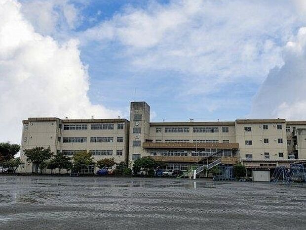 高崎市立浜尻小学校(約700m)