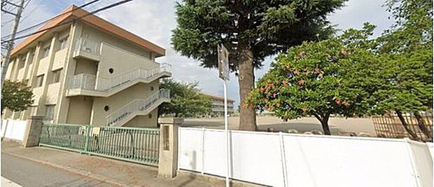 藤岡市立神流小学校(約822m)