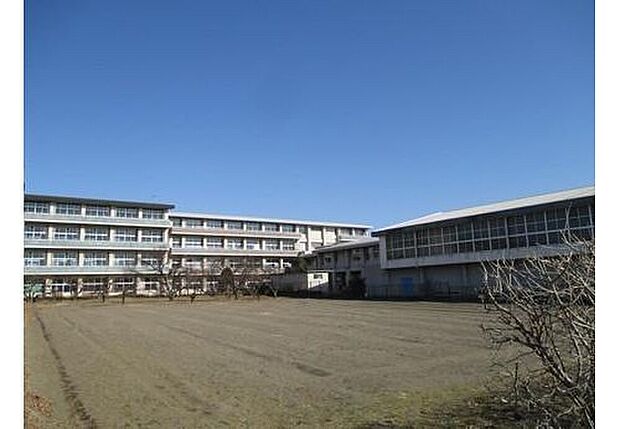 高崎市立八幡中学校（約1,900m）