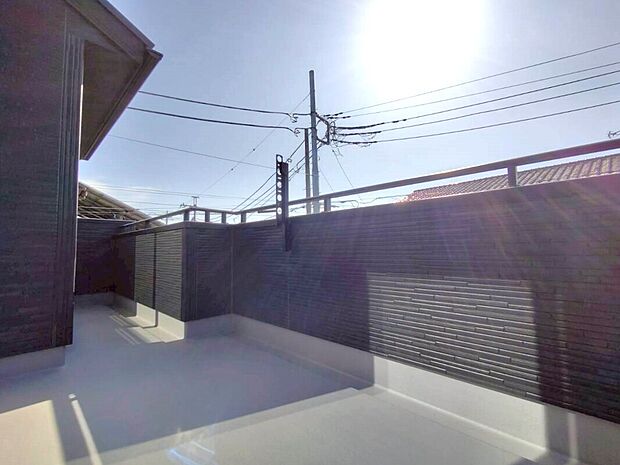 【バルコニー】◆日差したっぷりのバルコニー♪