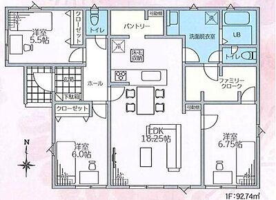 貴重な平屋建て♪南向き♪
ファミリークロークやパントリーなど大型収納も充実しています！ 