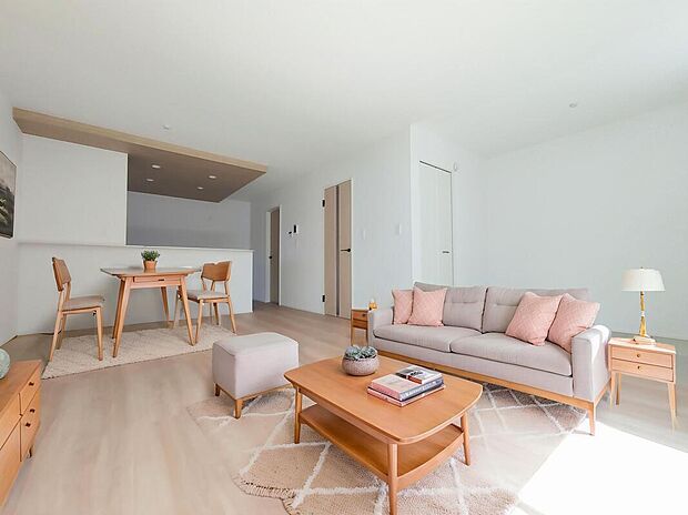 【LDK】※家具をCG合成しております。家具付き販売ではございません