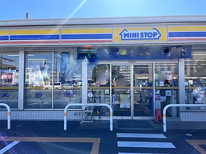 ミニストップ高崎ハナミズキ通り店 800m(徒歩10分)