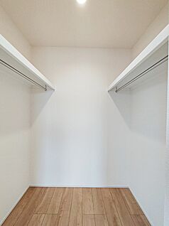 【ウォークインクローゼット】