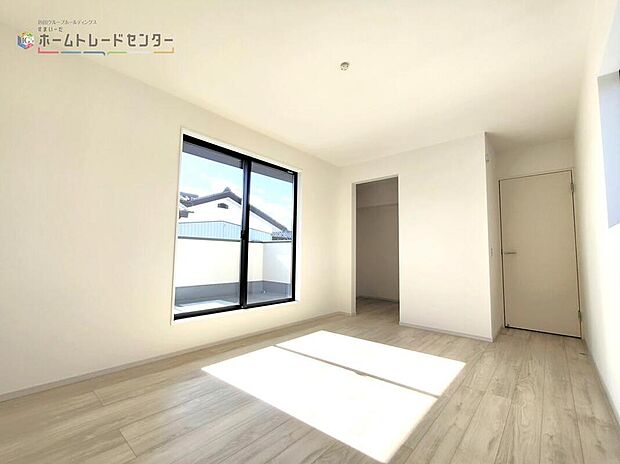 【リビング以外の居室】◆2階の各居室にはそれぞれ収納を完備!お部屋はいつでもきれいな空間をキープ♪