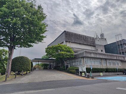渋川市役所 462m (徒歩6分)