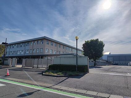 高崎市立群馬中央中学校 1000m(徒歩13分)