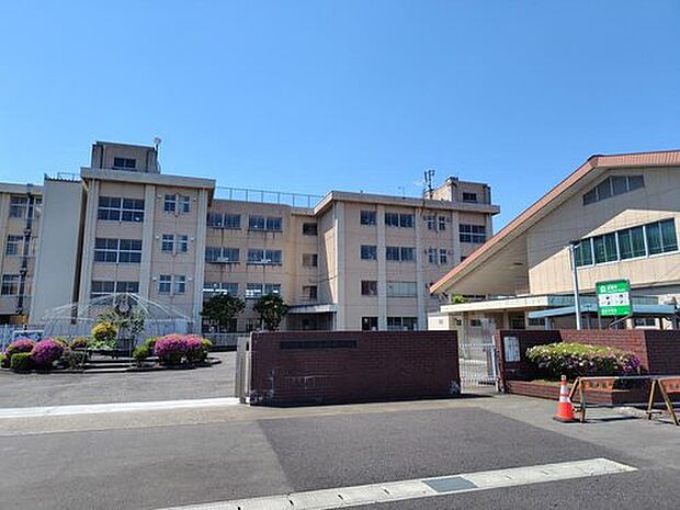 前橋市立箱田中学校（約700m）