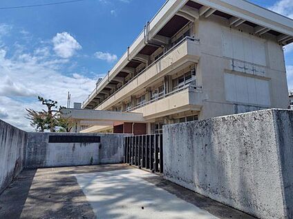 前橋市立時沢小学校 290m(徒歩4分)
