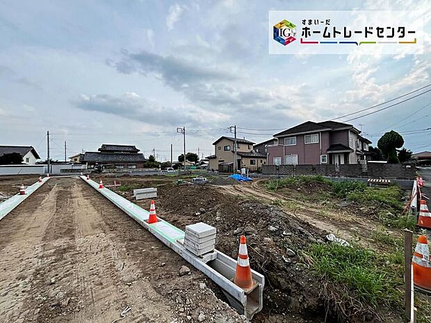 【現地外観写真】自然を感じられる穏やかな環境と、暮らしの利便性を兼ね備えた住まい。通勤・通学やお買い物にも便利で、ゆとりある毎日を叶えます。