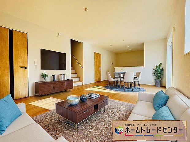 広々としたLDKに、自分好みのインテリアでレイアウト。季節ごとに模様替えなども、楽しみの一つとなりそうです。※家具をCG合成しております。家具付き販売ではございません
