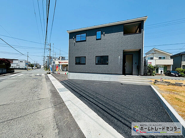「沼津市西間門第９」全１棟
２方向に道路が接する開放感ある立地です