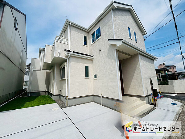 「葵区田町２丁目」全２棟
東と北に道路が接する整形地です。
各棟２～３台の駐車が可能です（車種によります）
