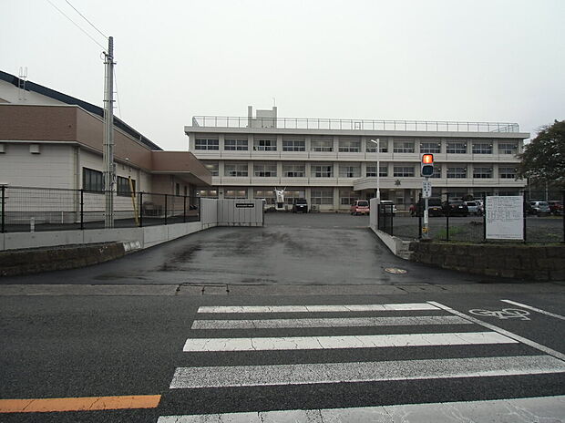 富士市立吉原第二中学校（約2,100m）