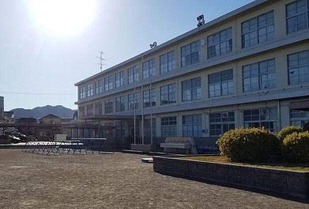 静岡市立駒形小学校（約550m）