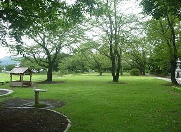 城山公園(約1,600m)