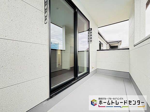 【☆Balcony☆】2号棟バルコニー
2洋室それぞれにバルコニーが付きます
インナーバルコニーは雨に吹込みも軽減できます